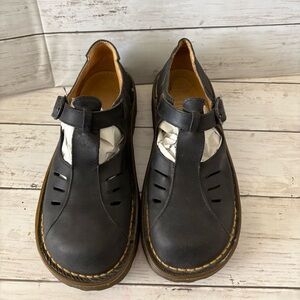 Vintage Dr. Martens Women’s Mary Jane’s